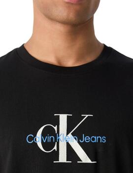 CALVIN KLEIN CAMISETA NEGRA DISTRESSED