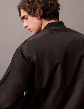 CALVIN KLEIN BOMBER NYLON NEGRA