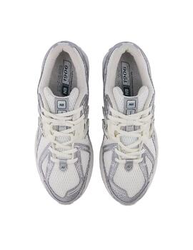 ZAPATILLA NEW BALANCE 1906 GRIS PLATA