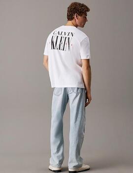 CALVIN KLEIN CAMISETA BLANCA SERIF FRONT GRAPHIC