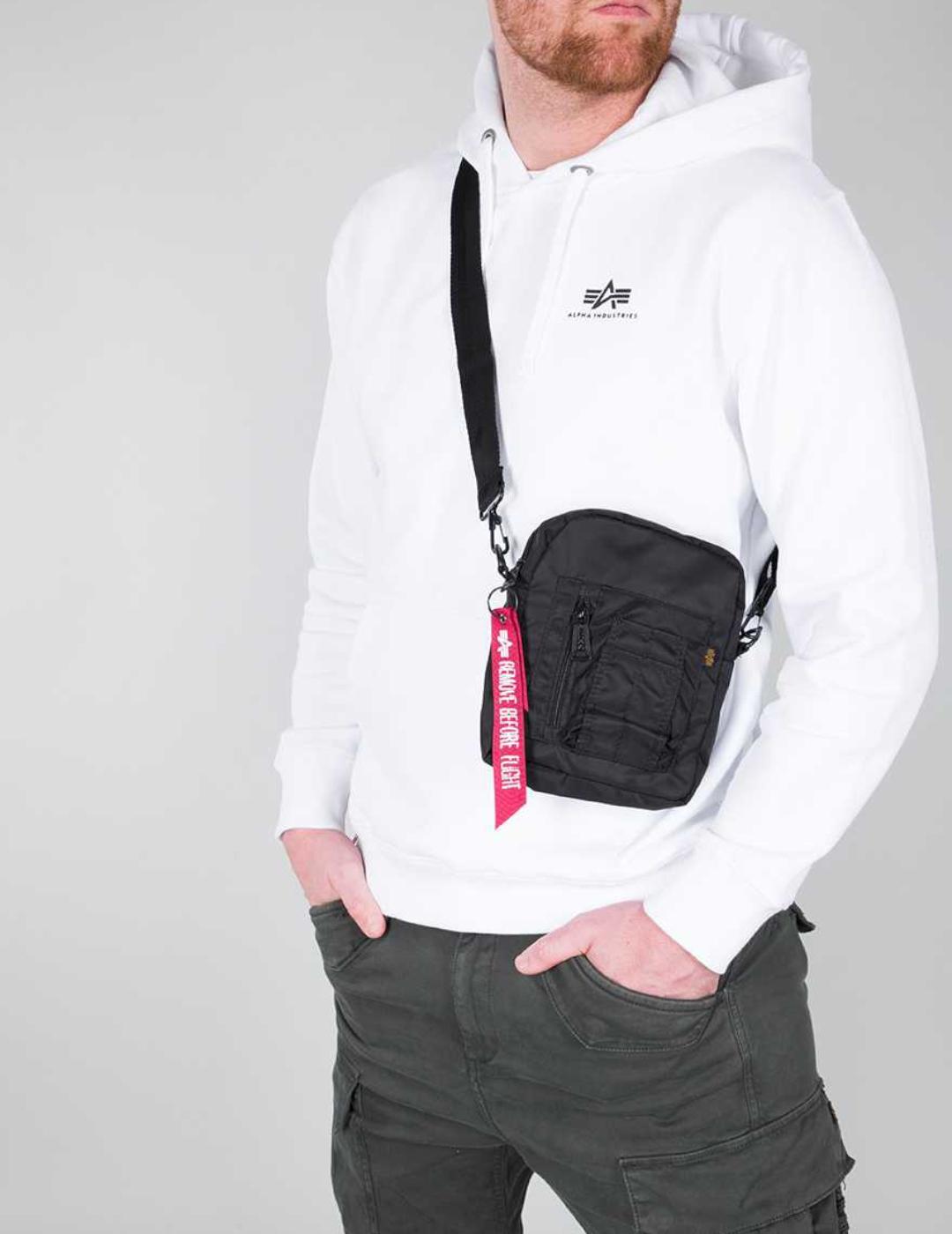 ALPHA CREW CARRY BAG BLACK