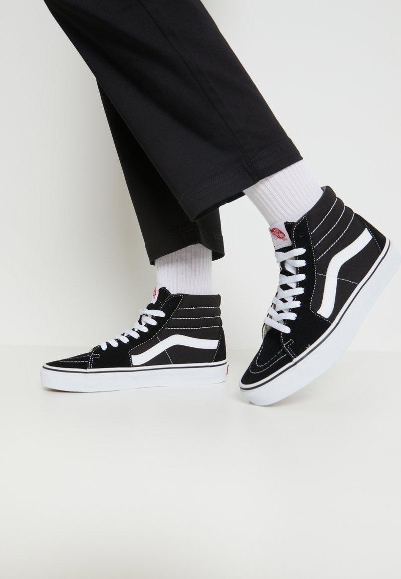 VANS SK8-HI  BLACK TRUE WHITE KIDS