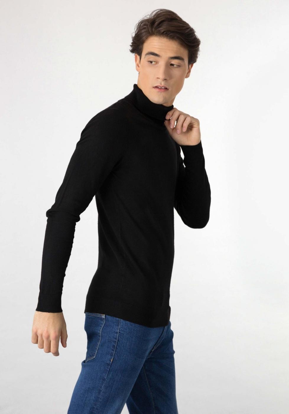 TIFFOSI JERSEY NEGRO CUELLO ALTO BOND