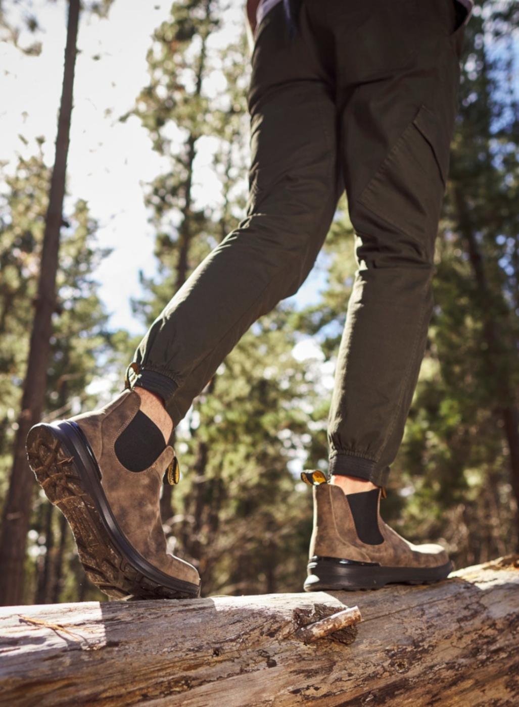 BLUNDSTONE 2142 BOTA BROWN SUEDE BLACK ELASTIC