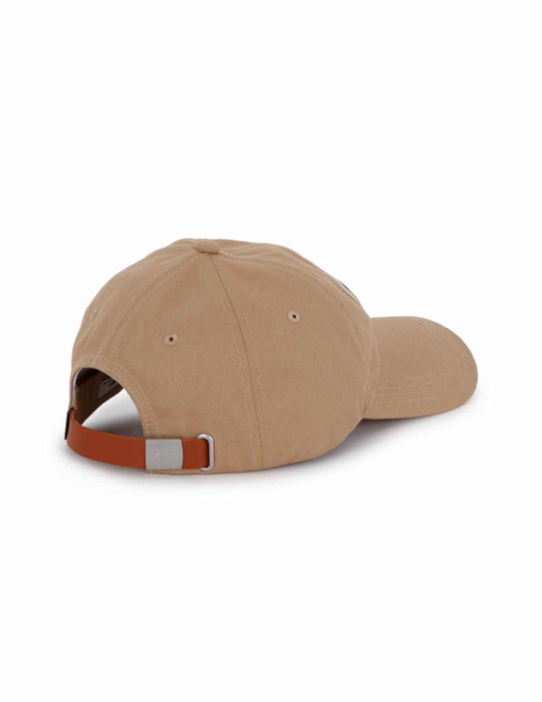 LACOSTE GORRA MARRON OSCURO LOGO