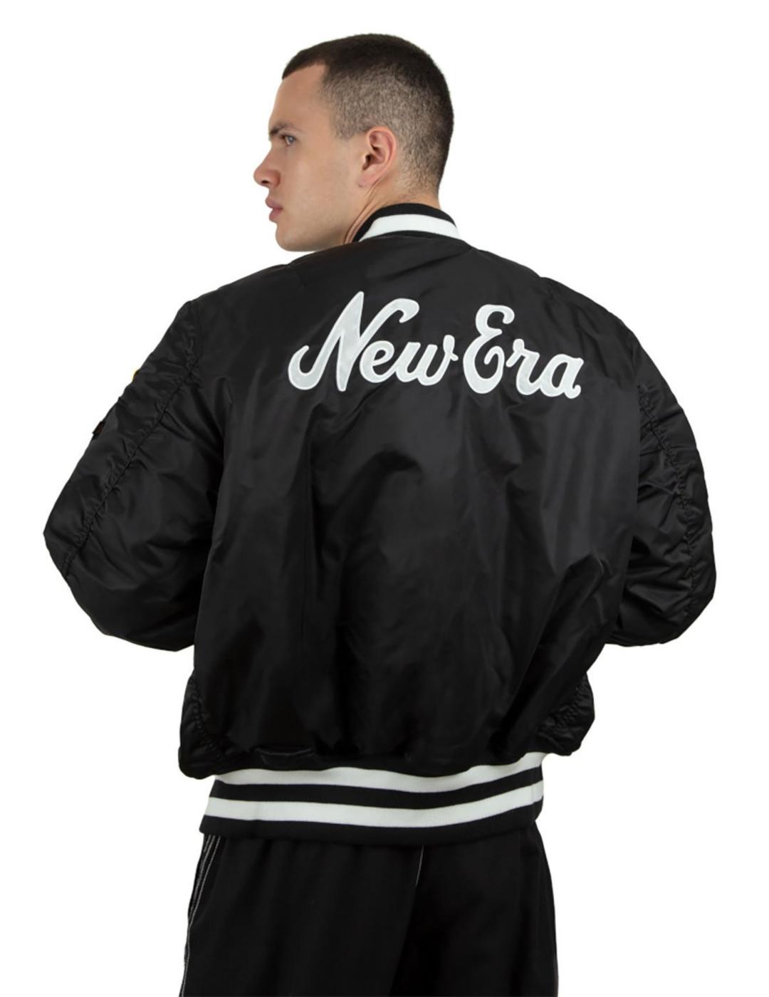 ALPHA INDUSTRIES & NEW ERA BOMBER REVERSIBLE NEGRA