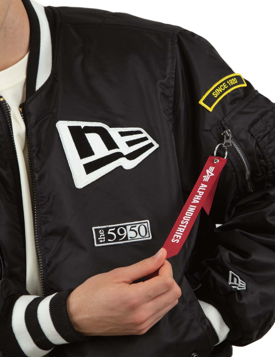 ALPHA INDUSTRIES & NEW ERA BOMBER REVERSIBLE NEGRA