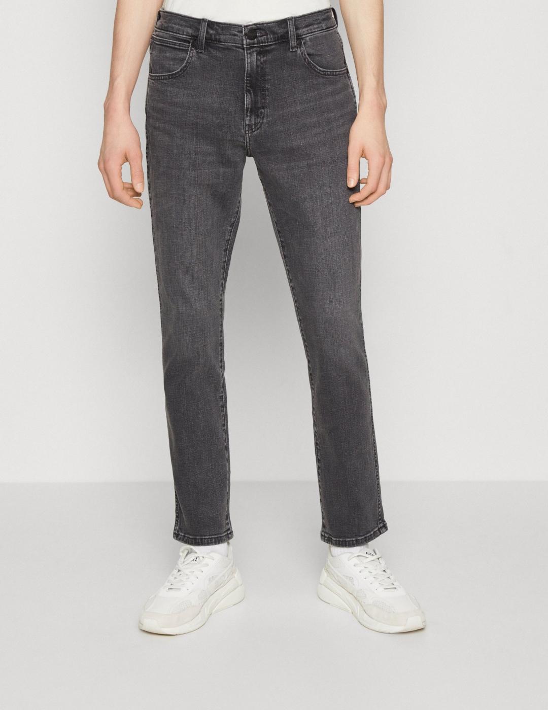 JEANS WRANGLER LARSTON SLIM TAPERED BLACKOUT