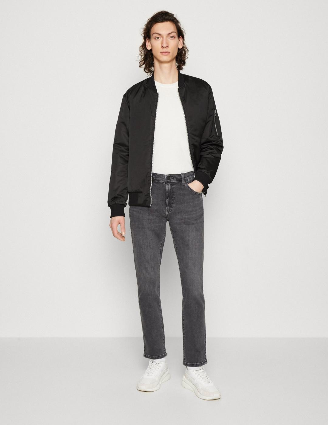JEANS WRANGLER LARSTON SLIM TAPERED BLACKOUT