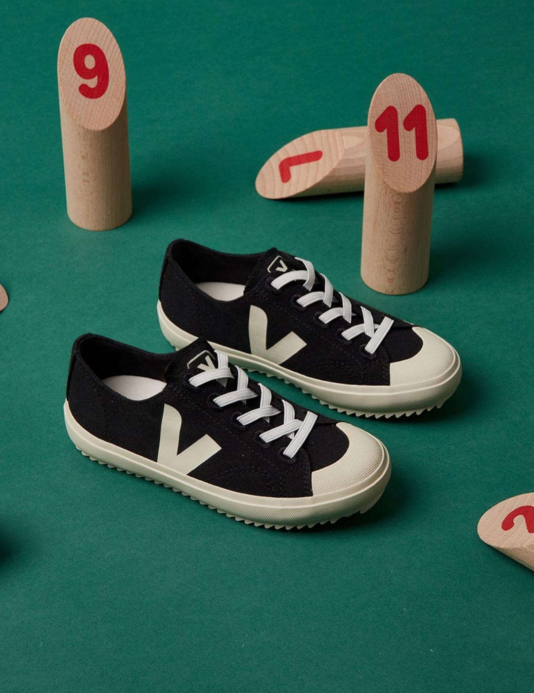 VEJA KIDS FLIP CANVAS BLACK_PIERRE