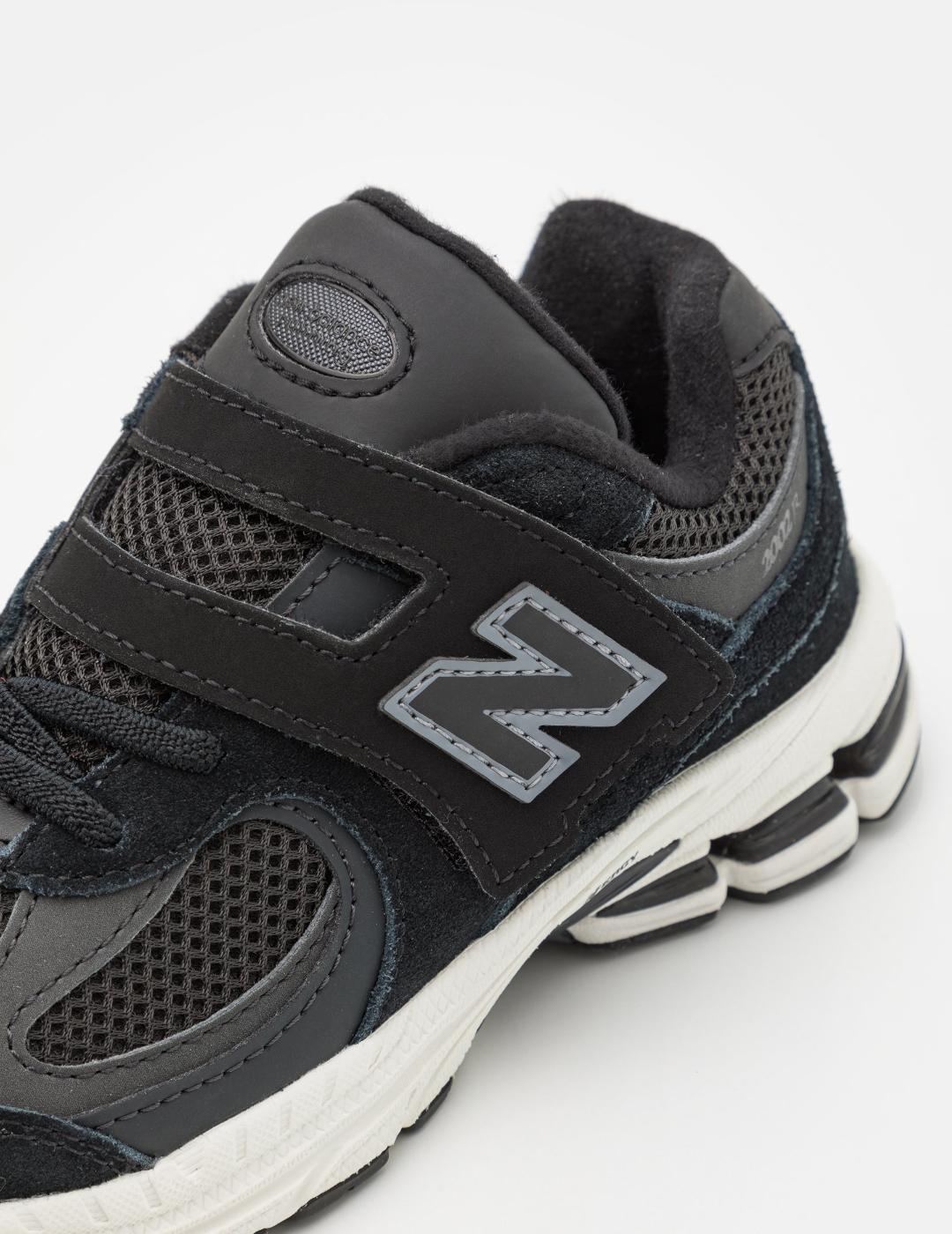 NEW BALANCE ZAPATILLA 2002 NEGRA