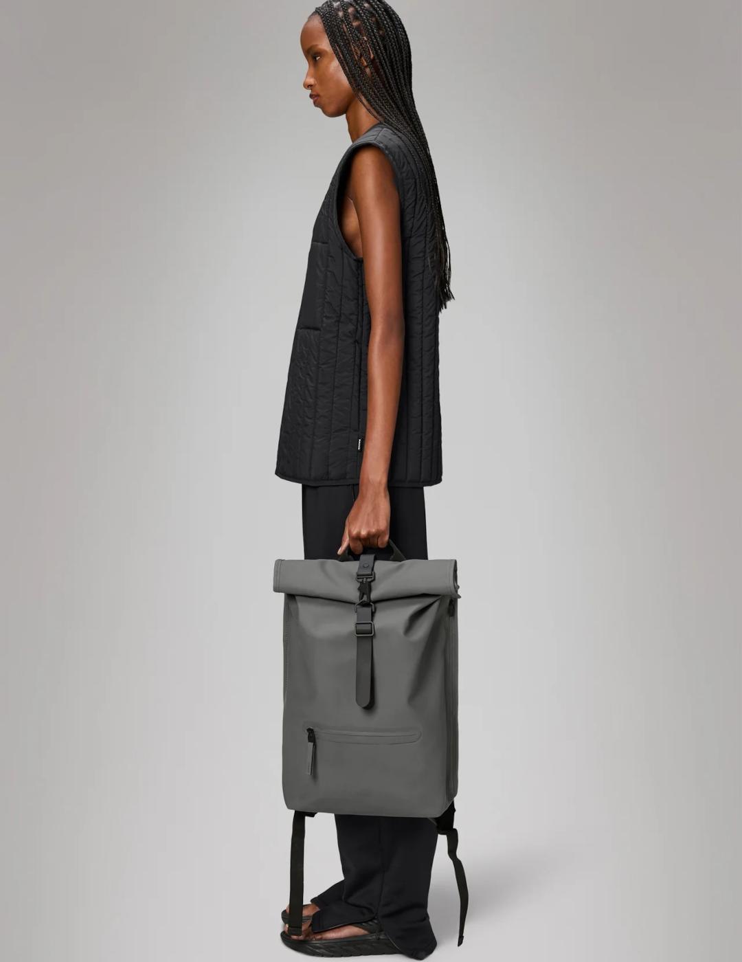MOCHILA RAINS ROLLTOP GRIS