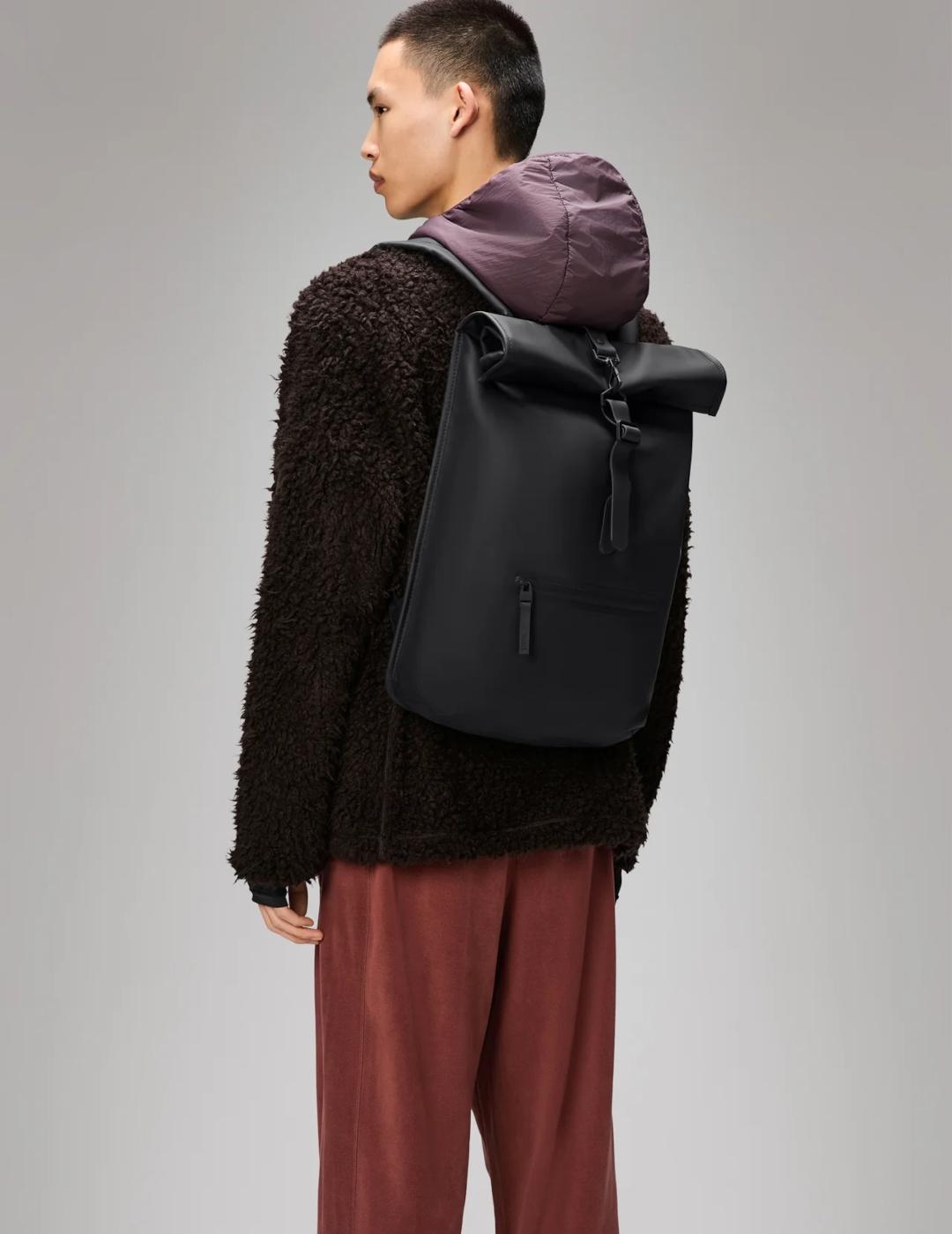 RAINS MOCHILA ROLLTOP BLACK