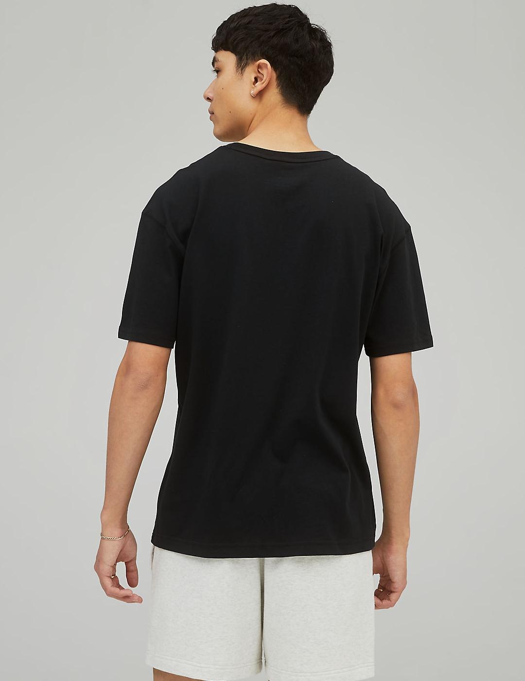 CAMISETA NEW BALANCE ESSENTIALS NEGRA