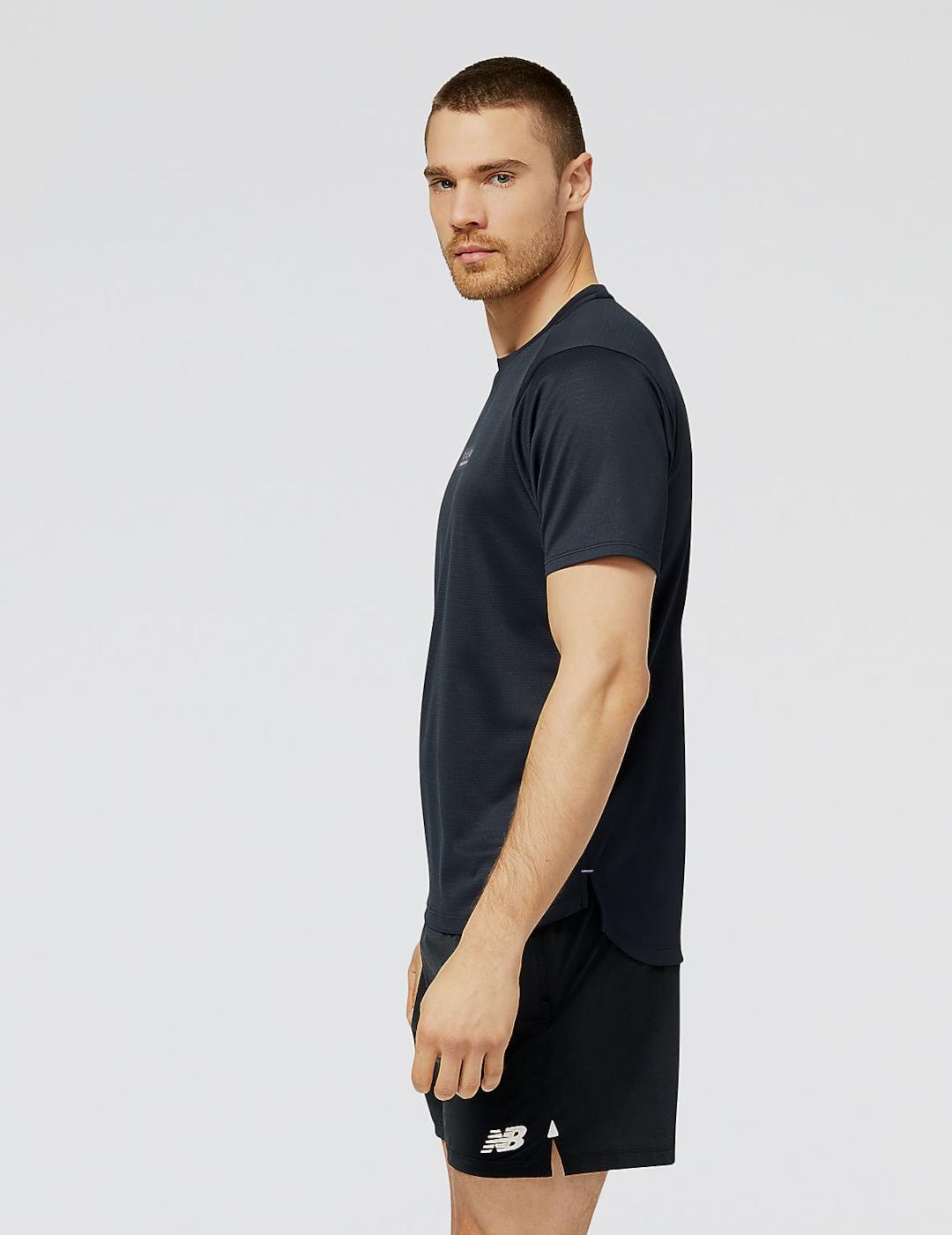 CAMISETA NEW BALANCE AT N-VENT NEGRA