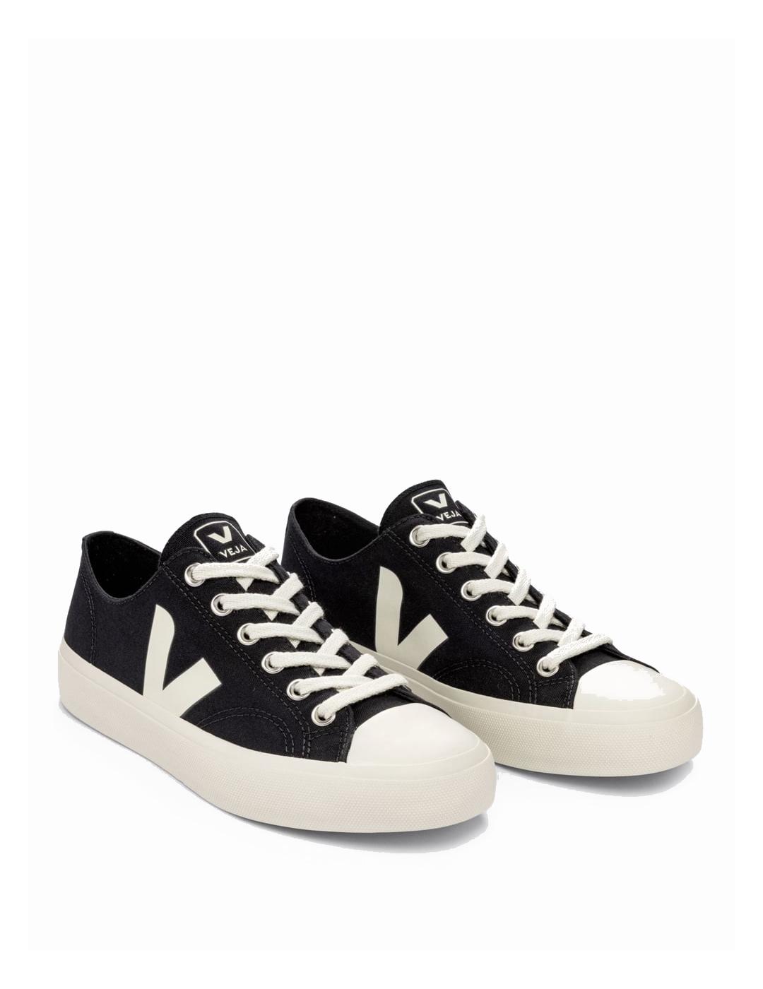 VEJA WATTA LOW NEGRA