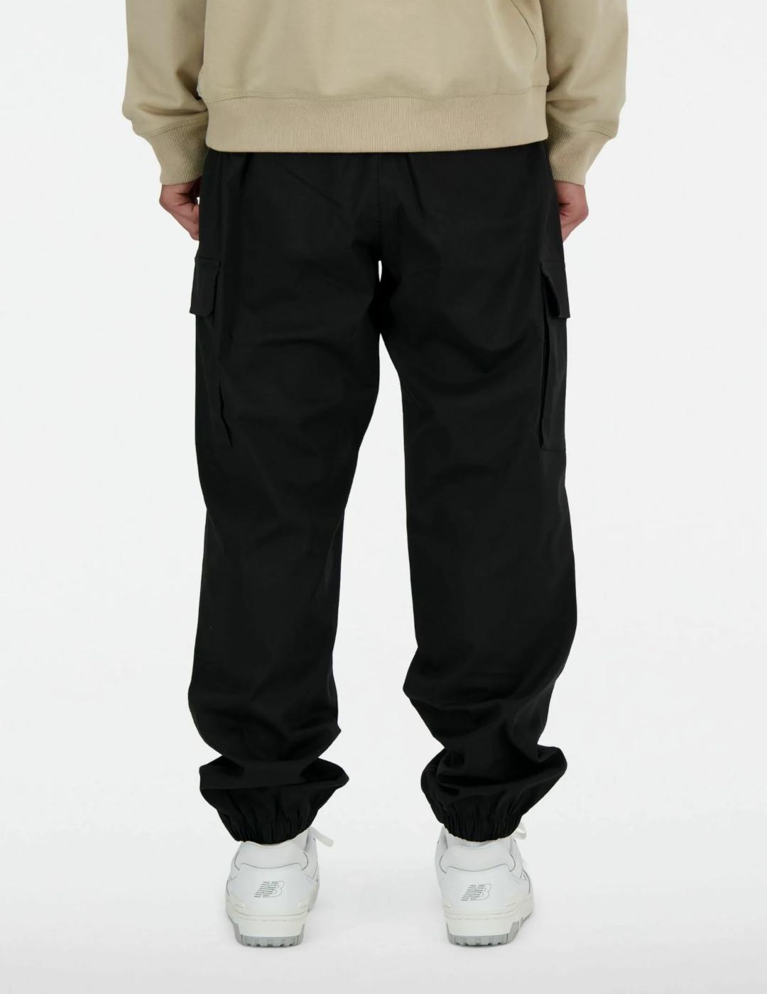 NEW BALANCE PANTALÓN TWILL NEGRO JOGGER CARGO