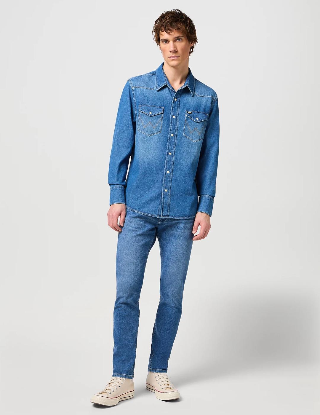 Camisas Wrangler azules para hombre.