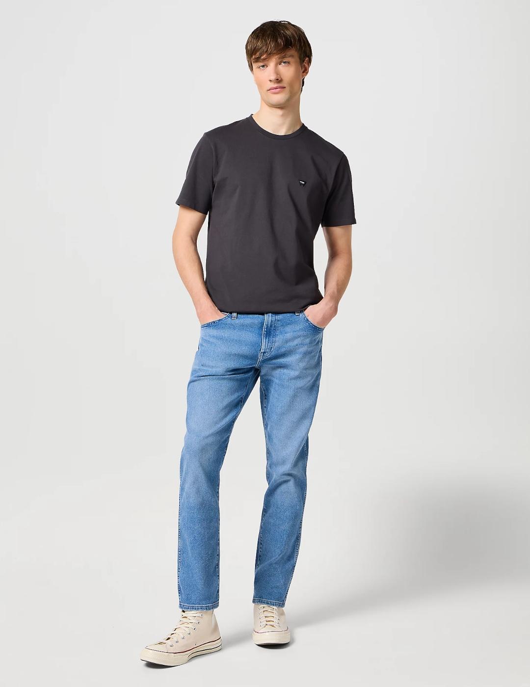 Pantalones vaqueros Wrangler azul para hombre.