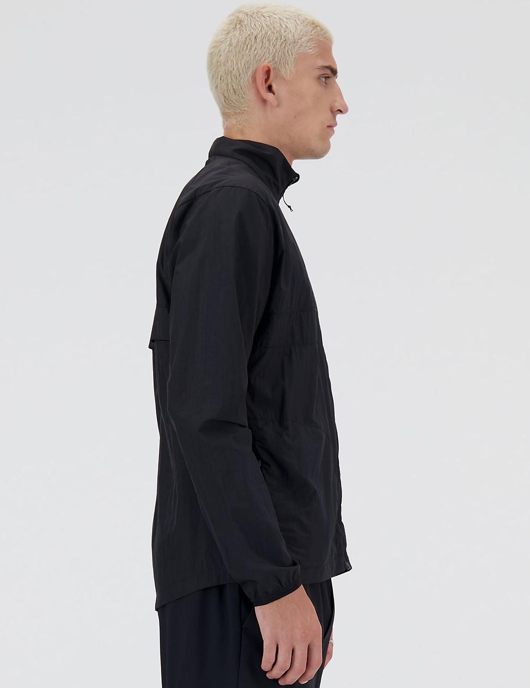 NEW BALANCE CHAQUETA ATHLETIC NEGRA