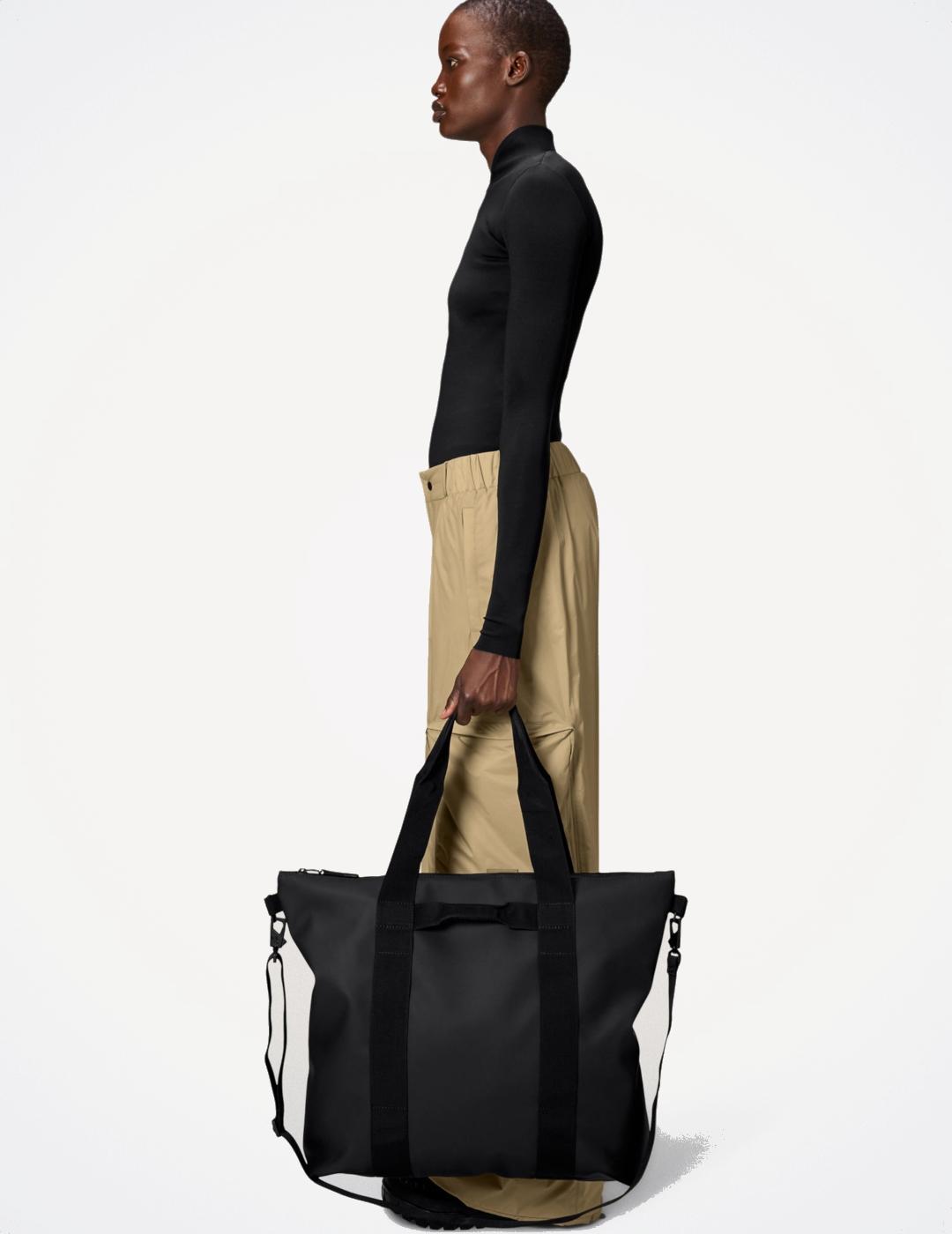 RAINS TOTE BAG BLACK