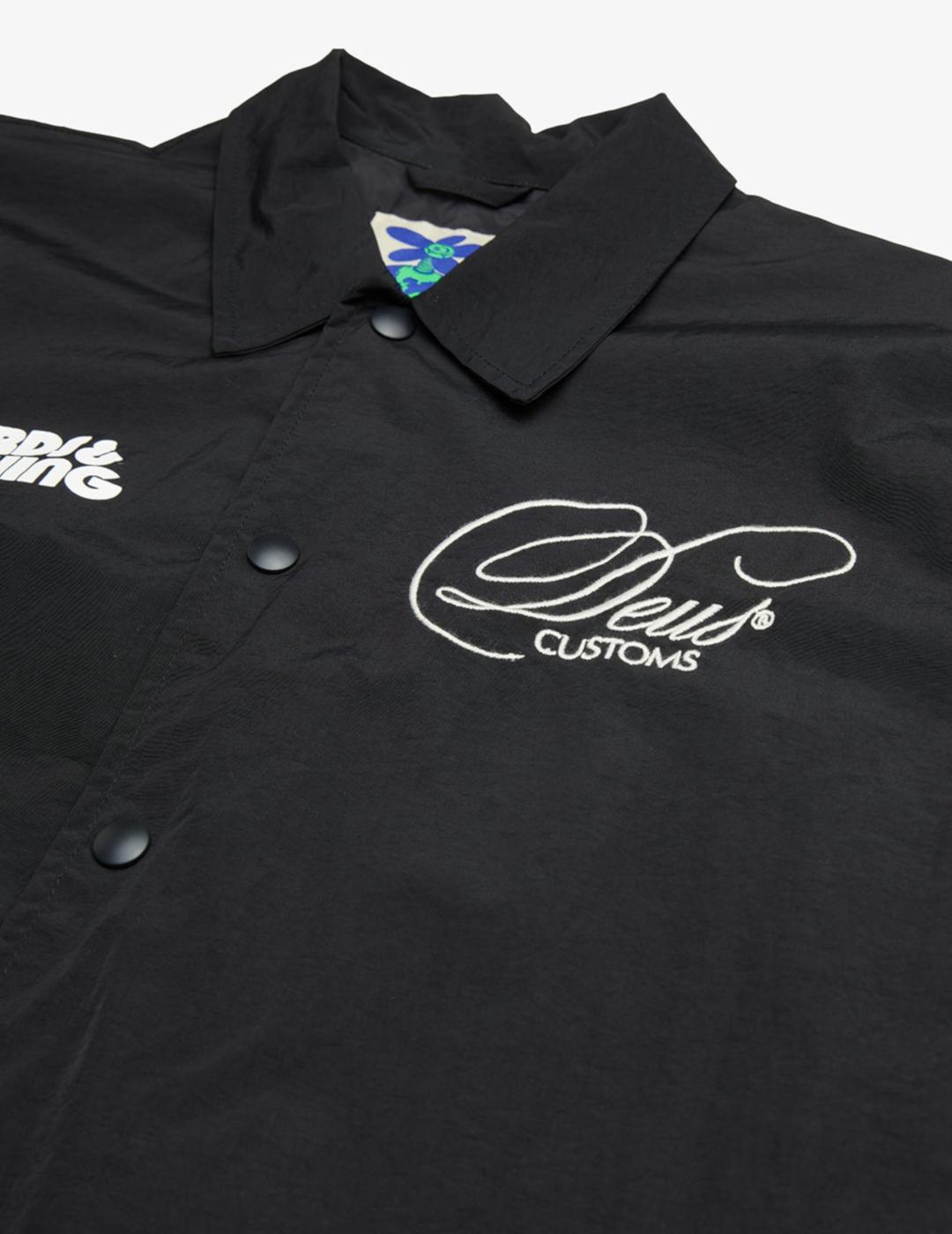 Chaqueta DEUS para hombre: estilo distintivo y confort inigualable.