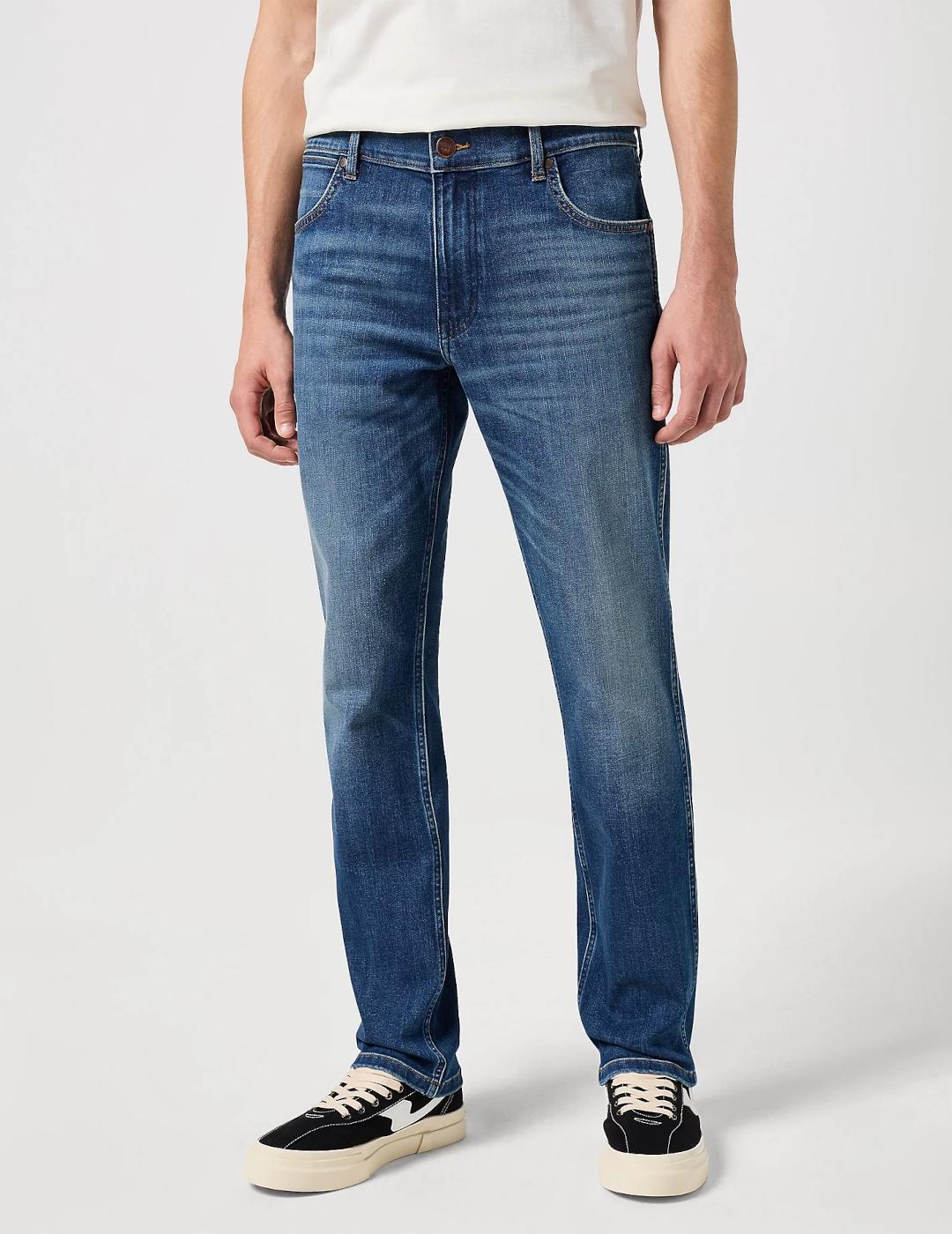 Pantalones vaqueros Wrangler azul para hombre.