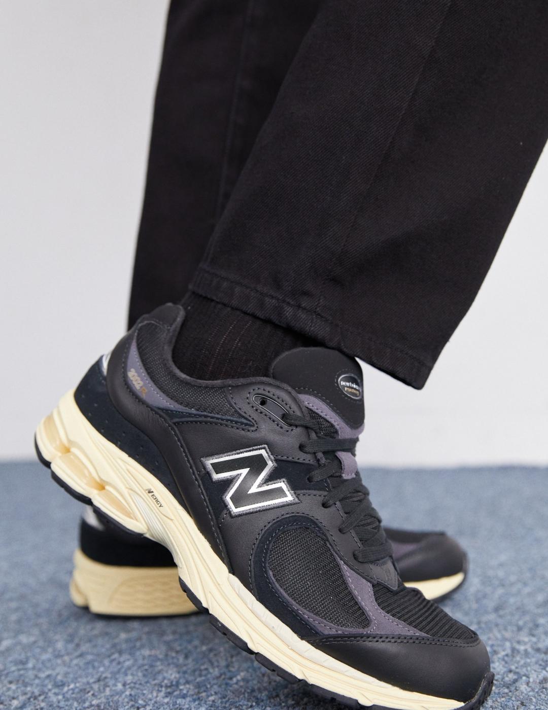 NEW BALANCE 2002 NEGRA