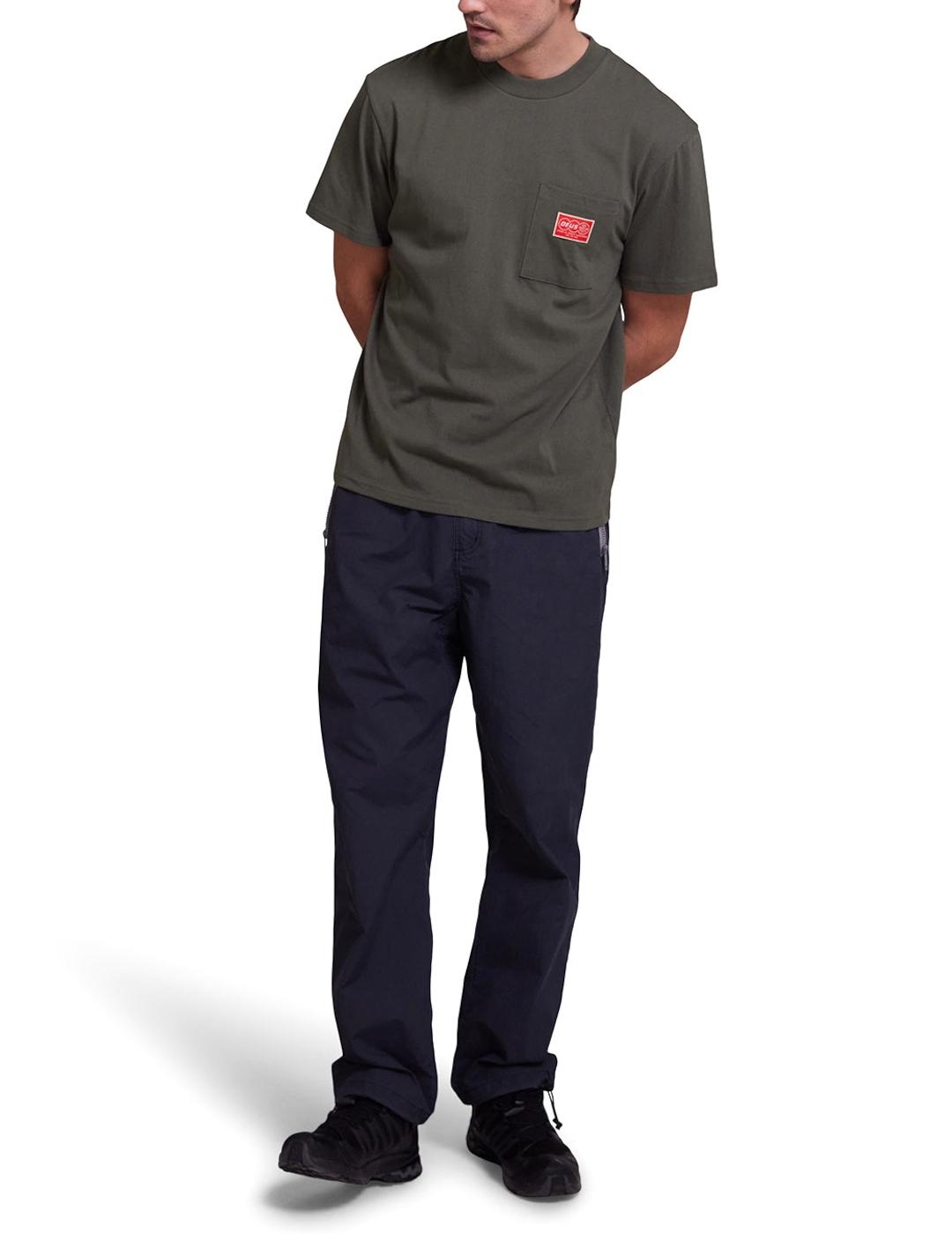 DEUS CAMISETA VENTURE POCKET VERDE