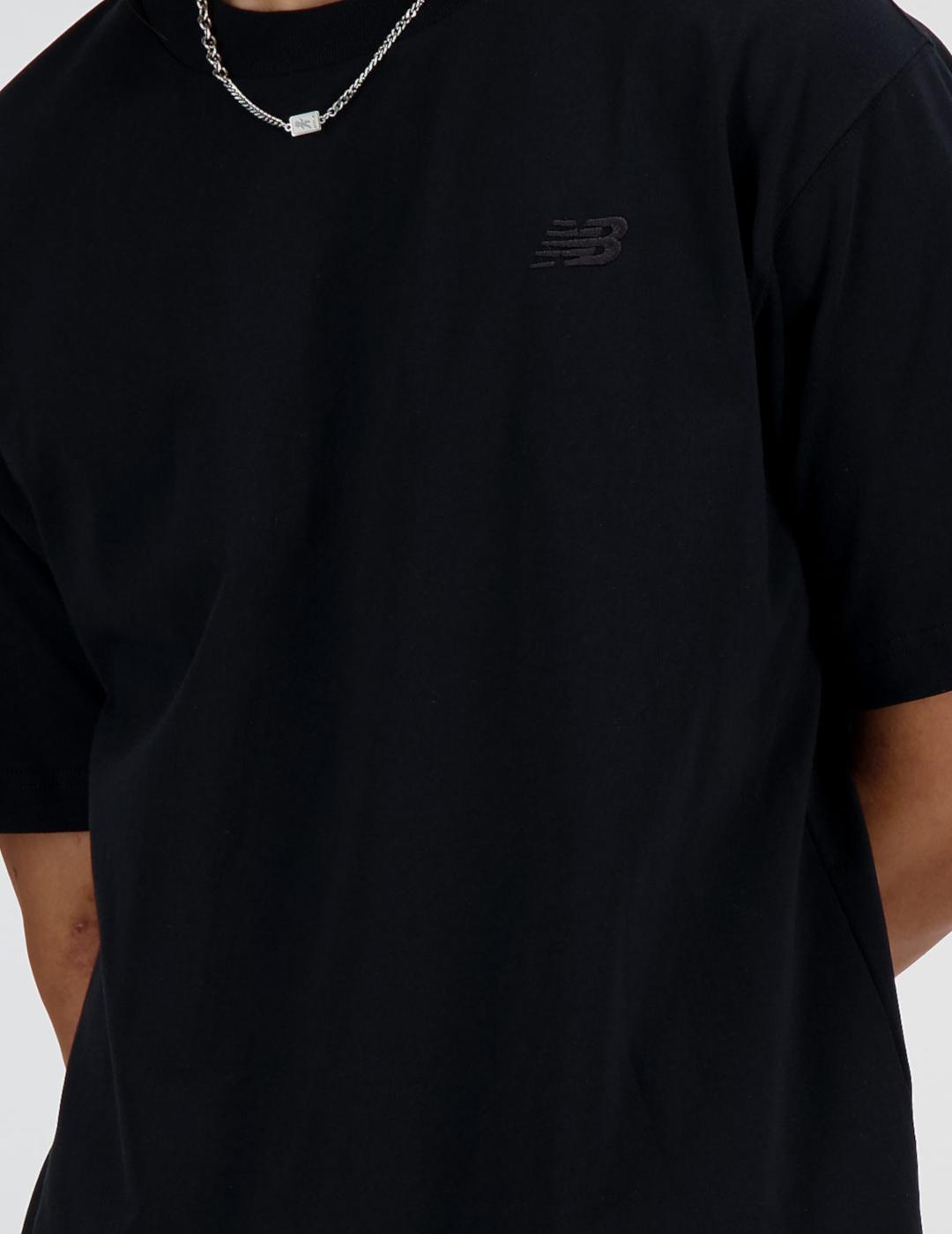 NEW BALANCE CAMISETA ATHLETICS NEGRA