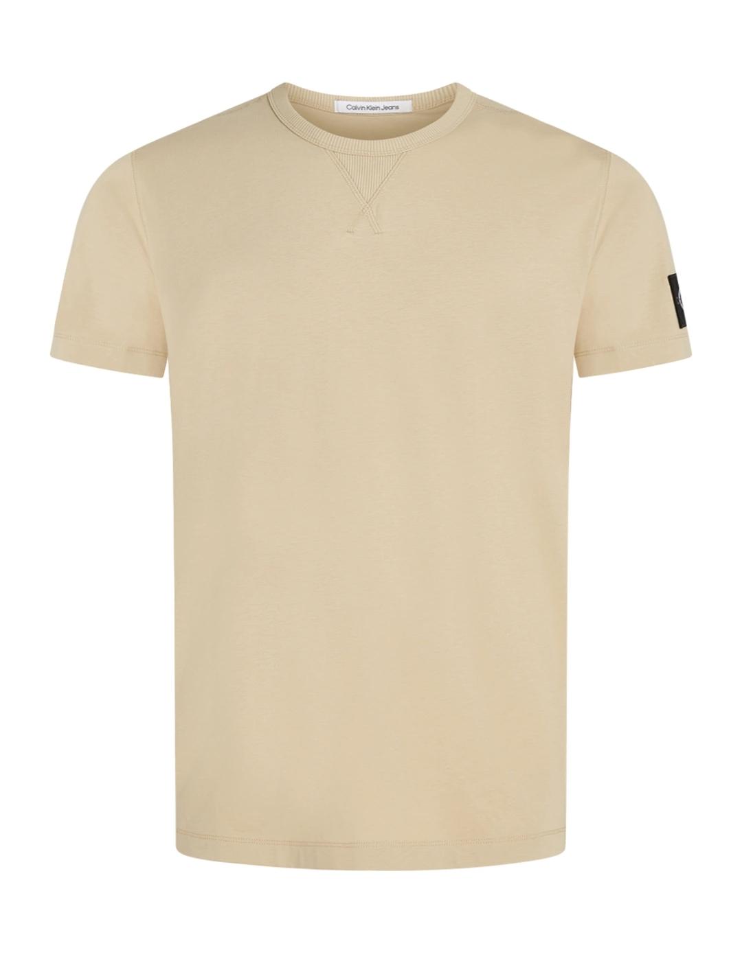CALVIN KLEIN CAMISETA BADGE REGULAR BEIGE