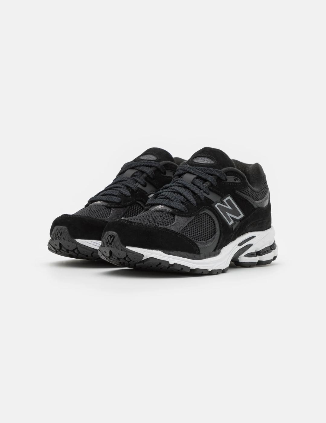 ZAPATILLA NEW BALANCE 2002R NEGRO BLANCO