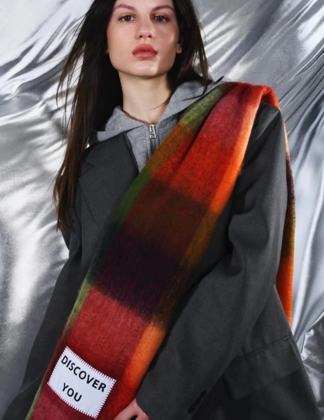 Fulares y bufandas multicolor para hombres.