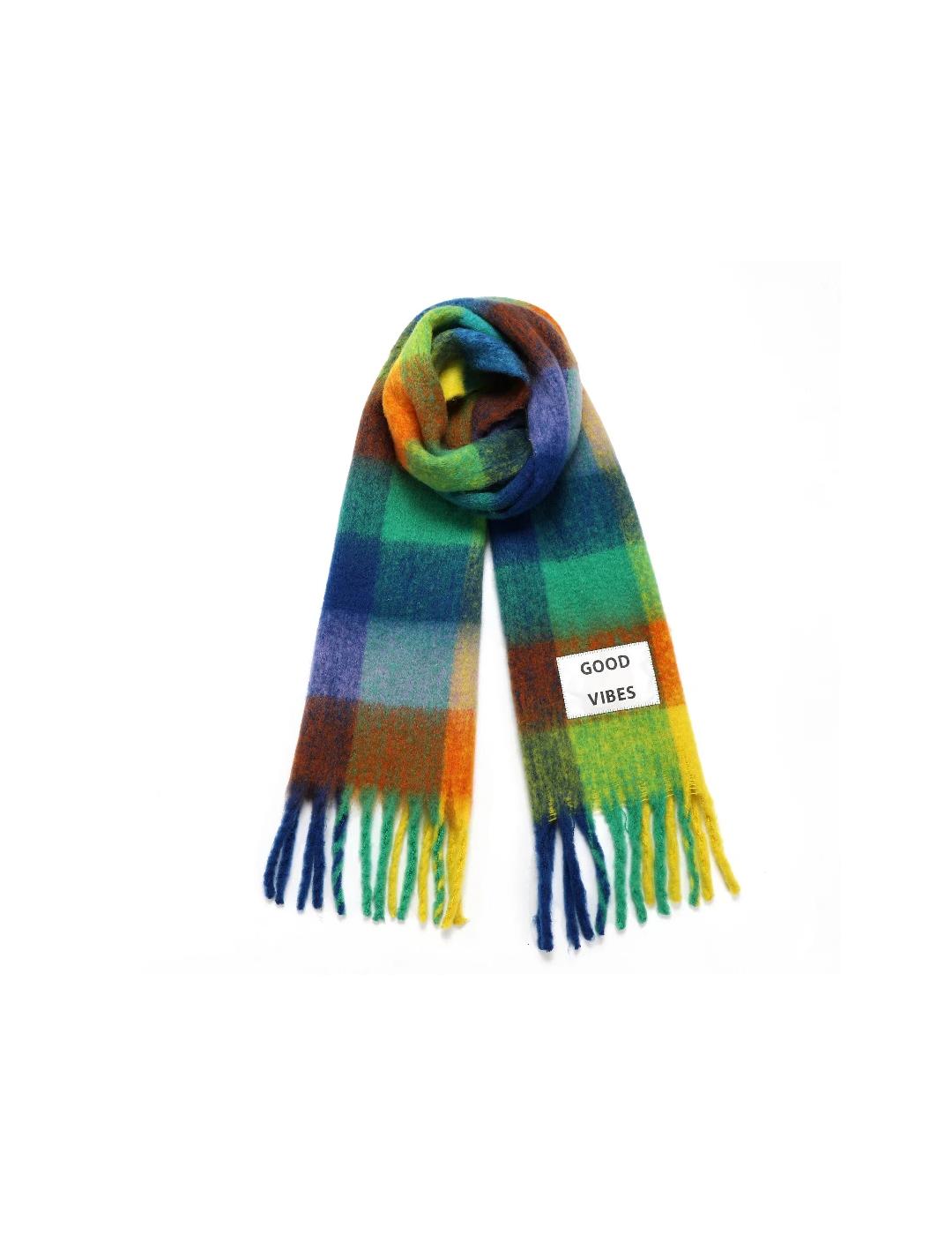 Fulares y bufandas multicolor unisex para hacer match con todo.