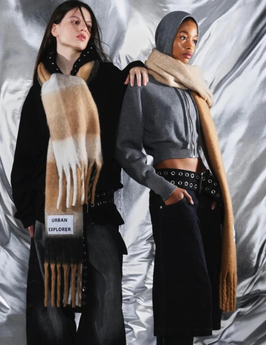 Fulares y Bufandas en Marrón. Unisex.