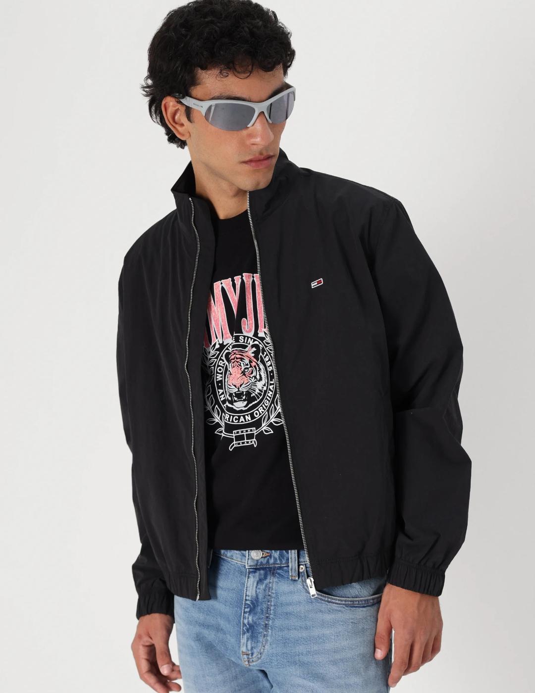 TOMMY CHAQUETA NEGRA ESSENTIAL