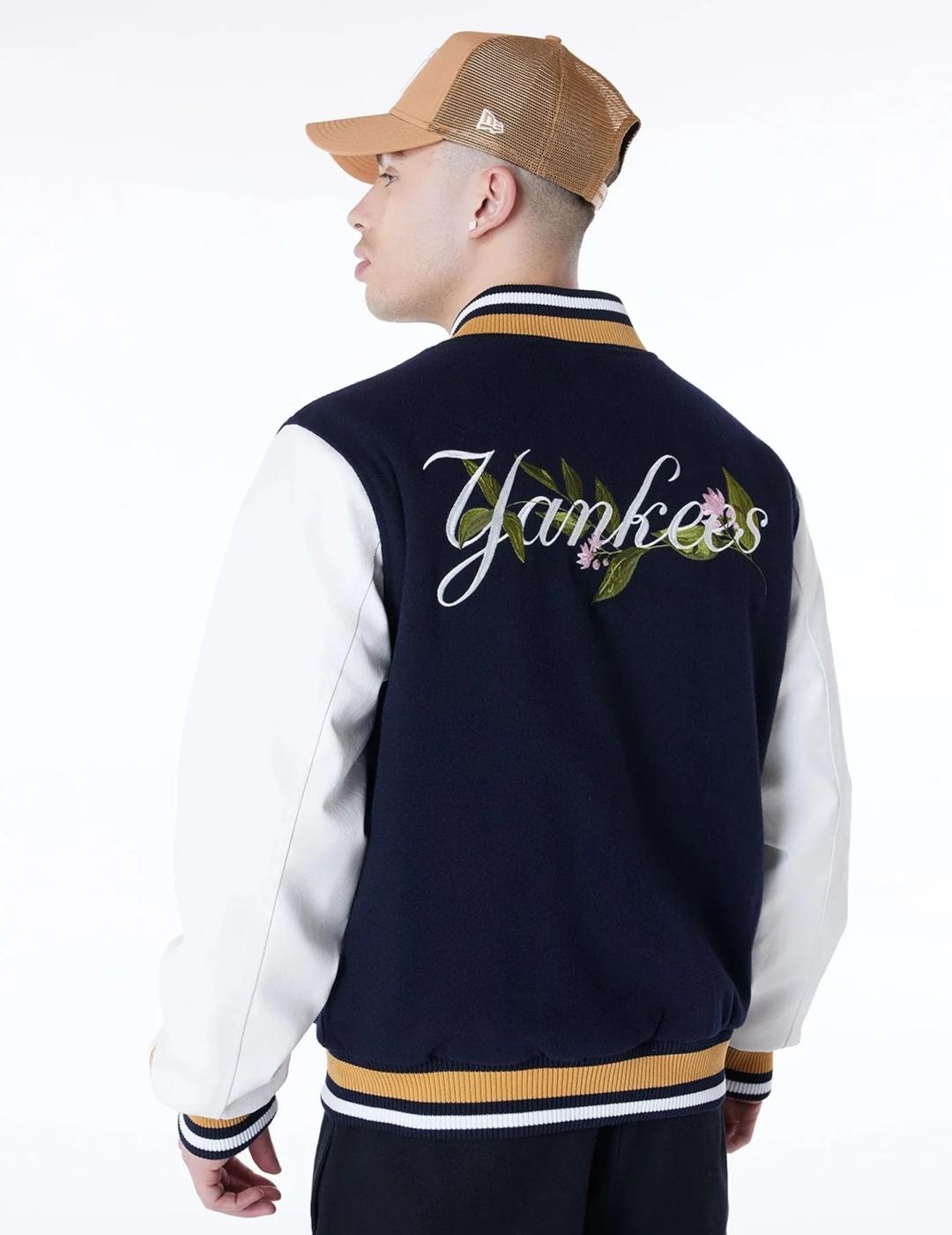 NEW ERA CHAQUETA NAVY FLORAL VARSITY