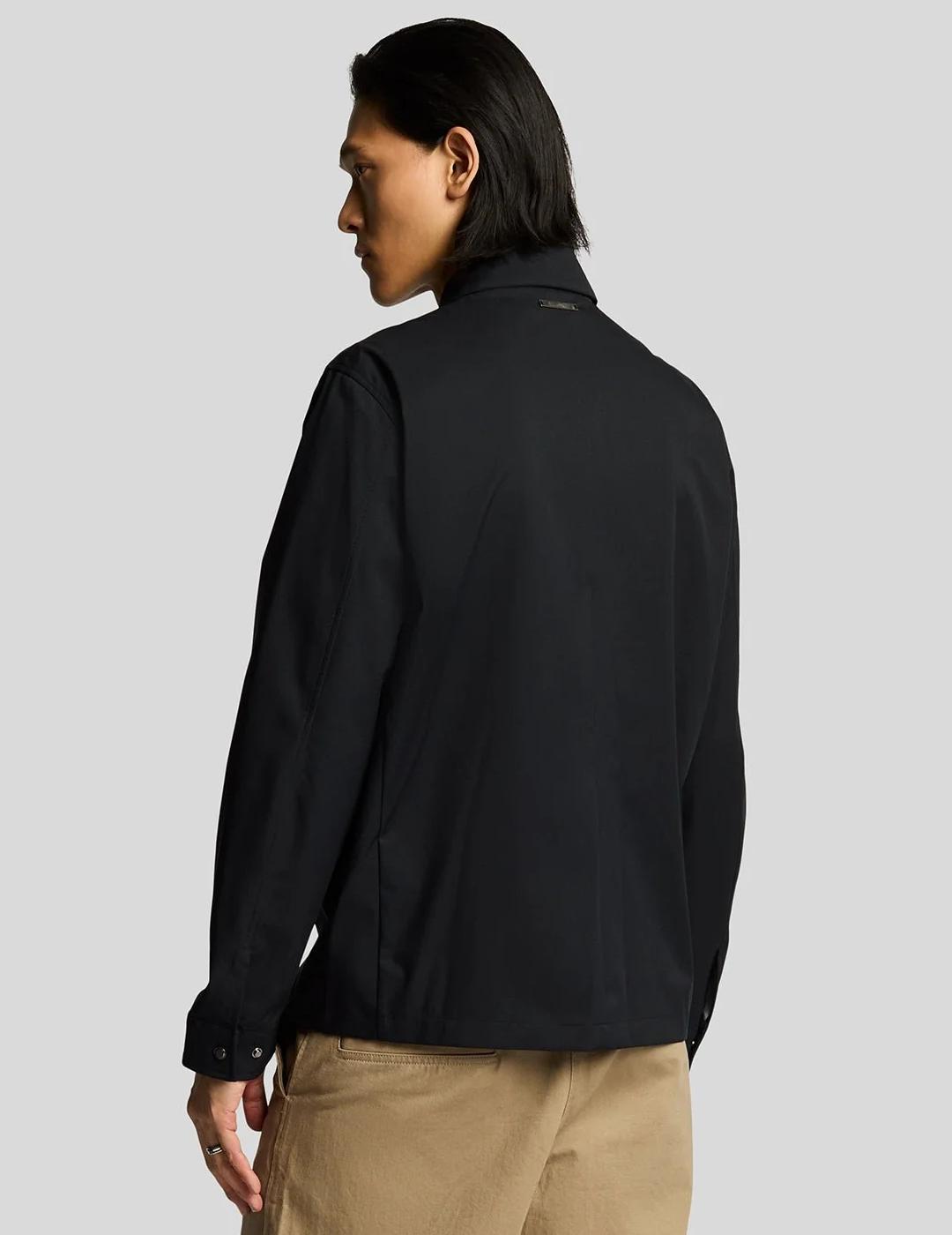 LYLE&SCOTT CHAQUETA NEGRA TECH TWILL OVERSIZE