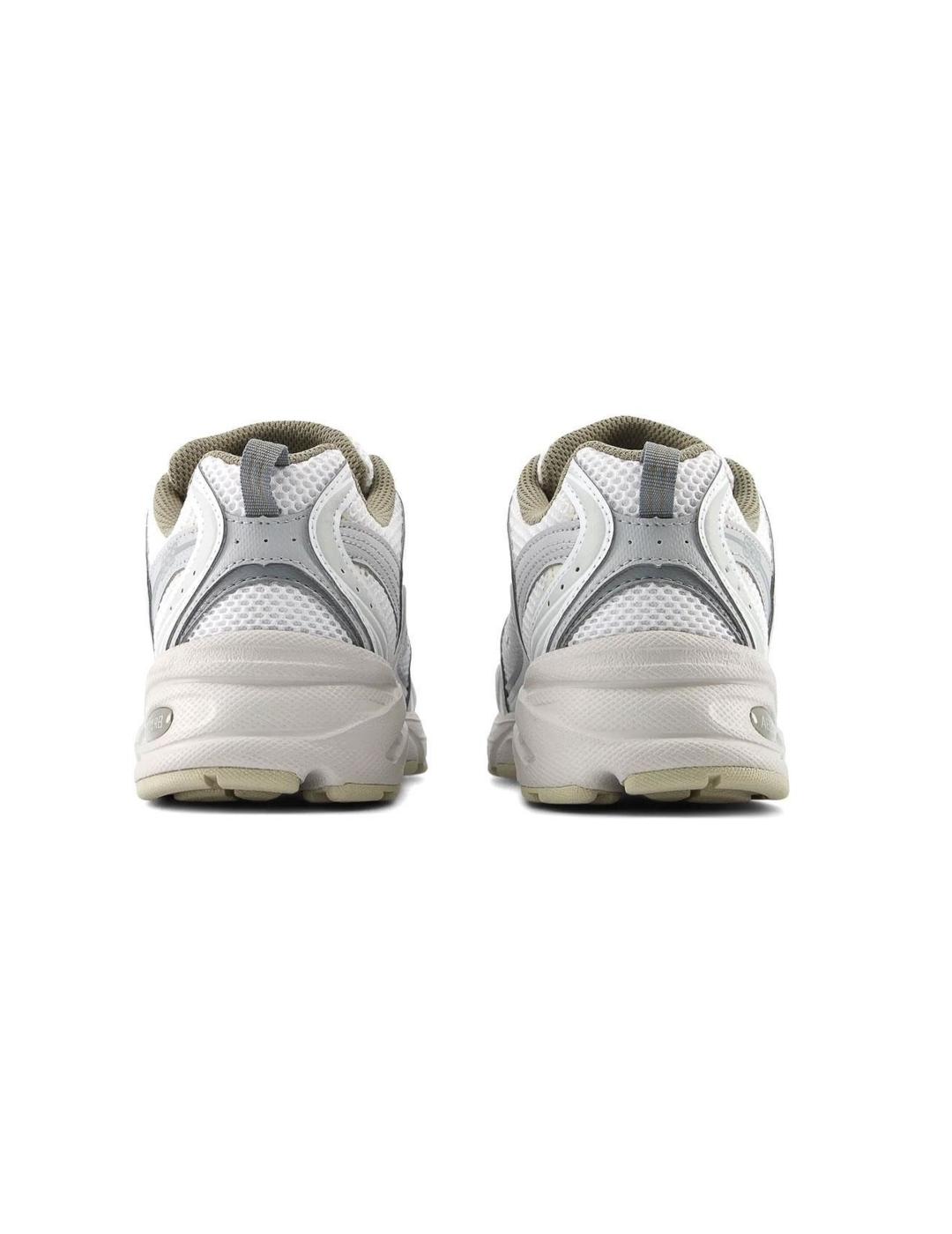 ZAPATILLA NEW BALANCE 530 GRIS MATE