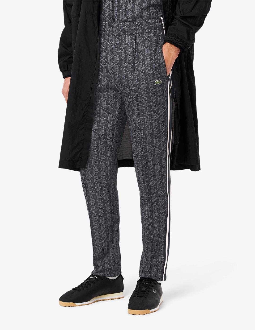 LACOSTE PANTSPORT ESTAMPADO NEGRO GRIS