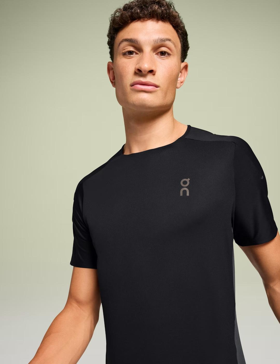 ON CAMISETA TECNICA NEGRA PERFORMANCE T3