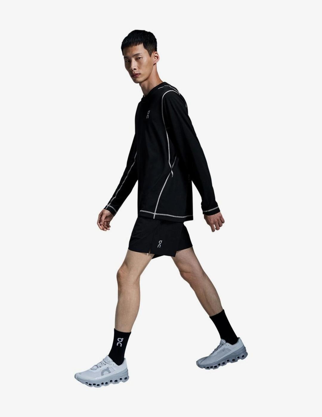 ON SHORT NEGRO CORE 5