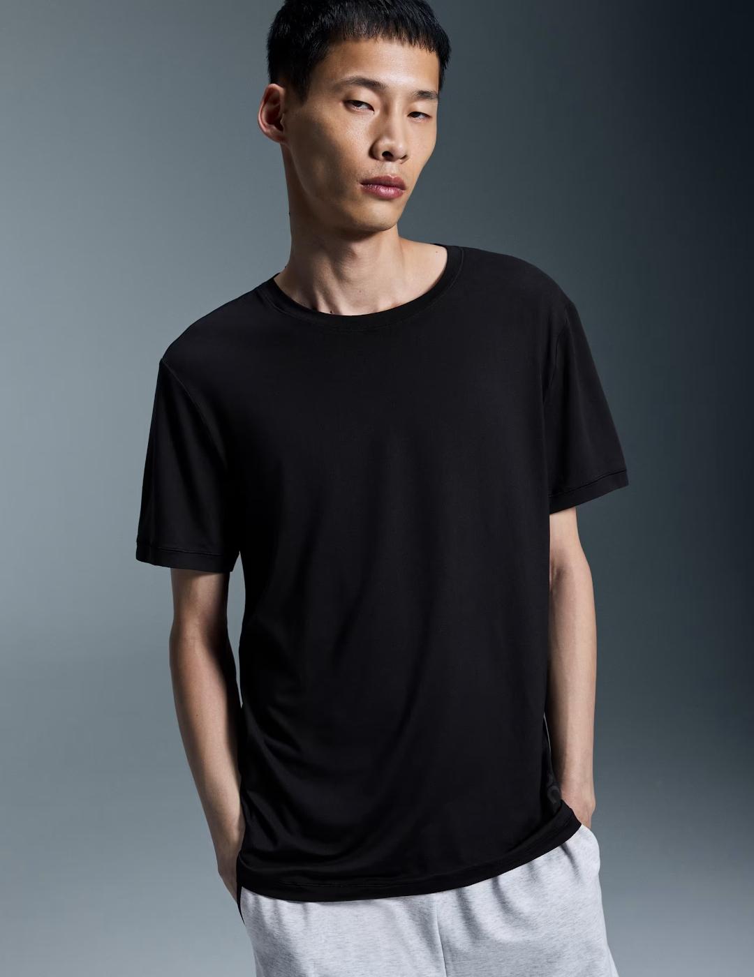 ON CAMISETA NEGRA STUDIO T1