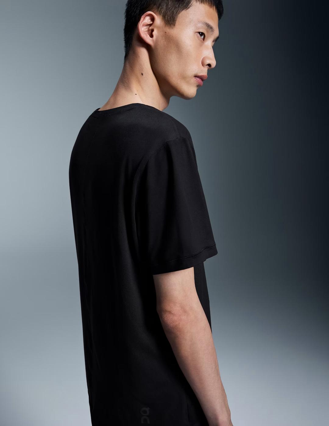 ON CAMISETA NEGRA STUDIO T1