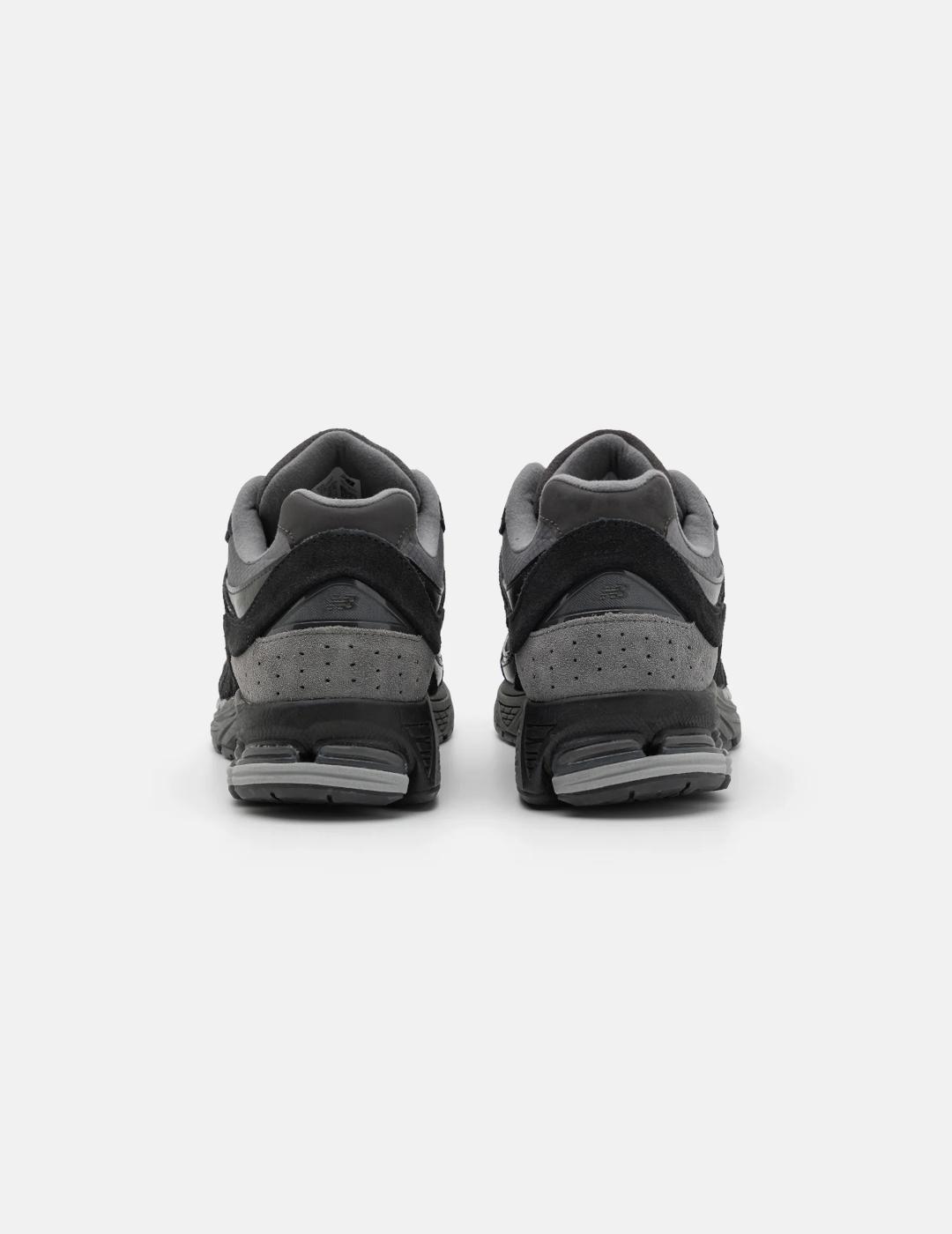 NEW BALANCE 2002 GRIS NEGRO