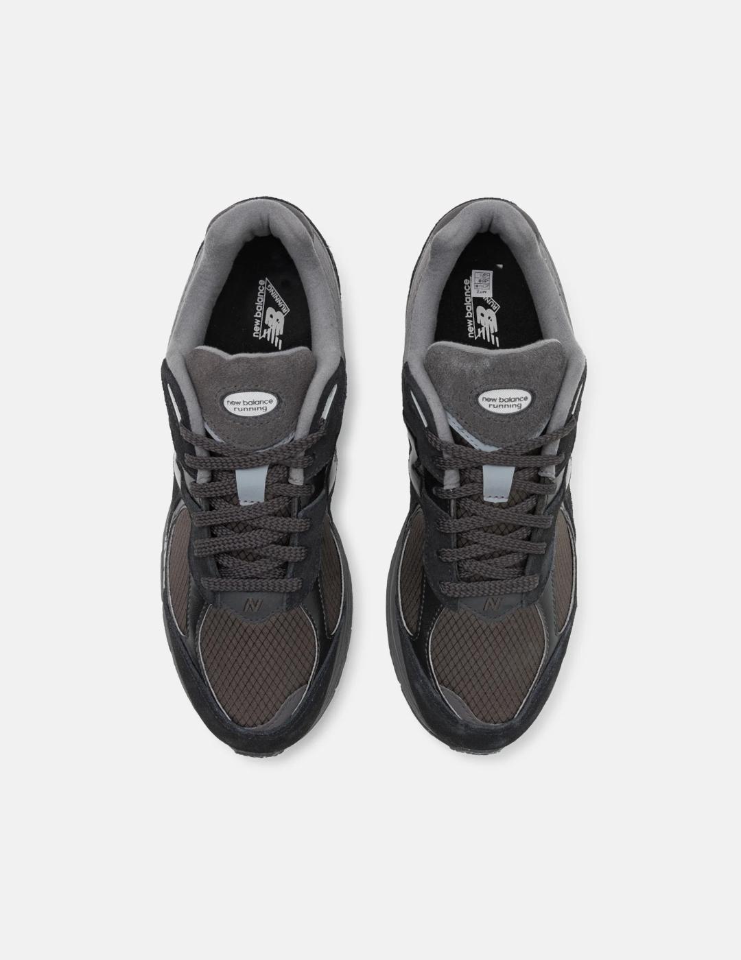 NEW BALANCE 2002 GRIS NEGRO