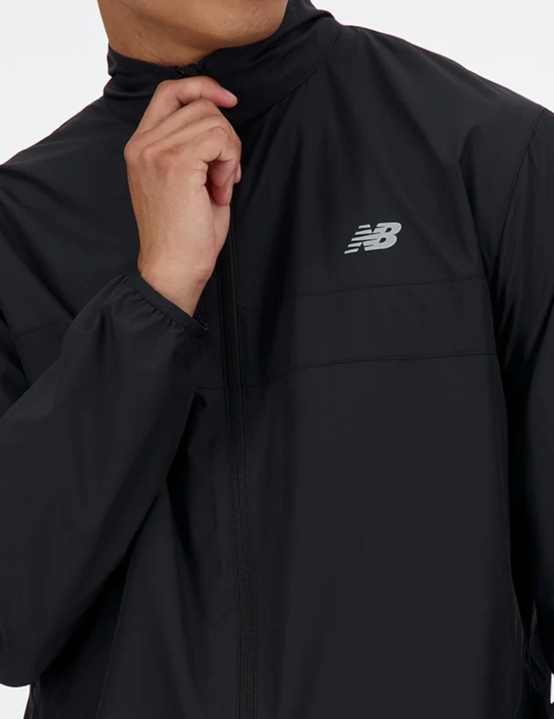 NEW BALANCE CHAQUETA TÉCNICA NEGRA