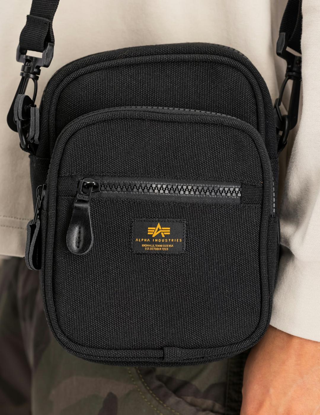 ALPHA BANDOLERA NEGRA LABEL MESSENGER