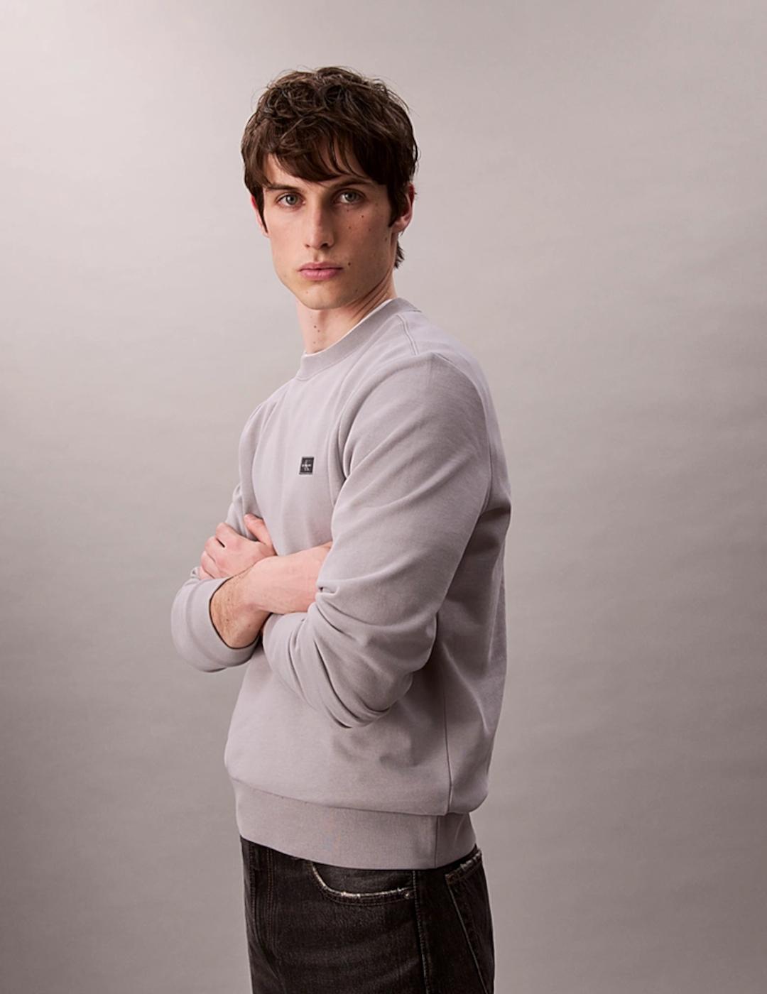 CALVIN KLEIN SUDADERA GRIS TERRY BADGE