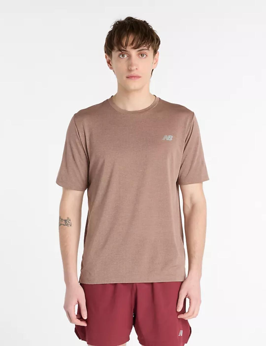 NEW BALANCE CAMISETA MARRON TECNICA